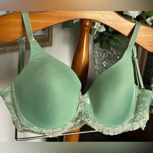 Delta Burke Mint Green Lace-Trim T-Shirt Bra Sz 36D